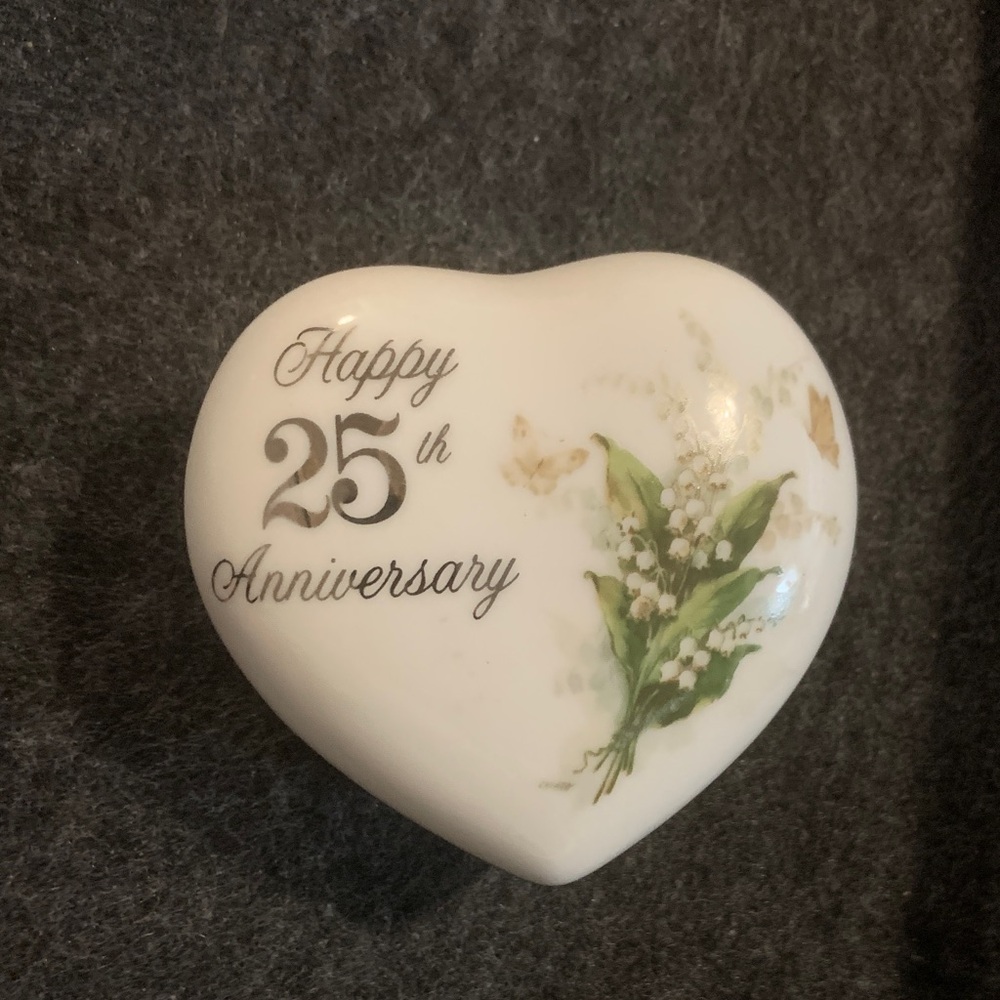 Vintage Heart-Shaped 25th Anniversary Tinket box
